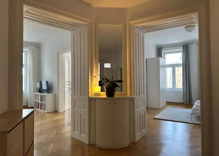 Apartman Large Near Akh, 3 Min To Metro *