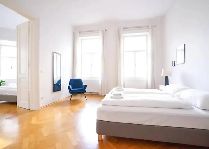 Large Near Akh, 3 Min To Metro Apartman